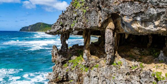 Grotte Ana Taupe'e sur l'île de Rurutu dans l'archipel des Australes