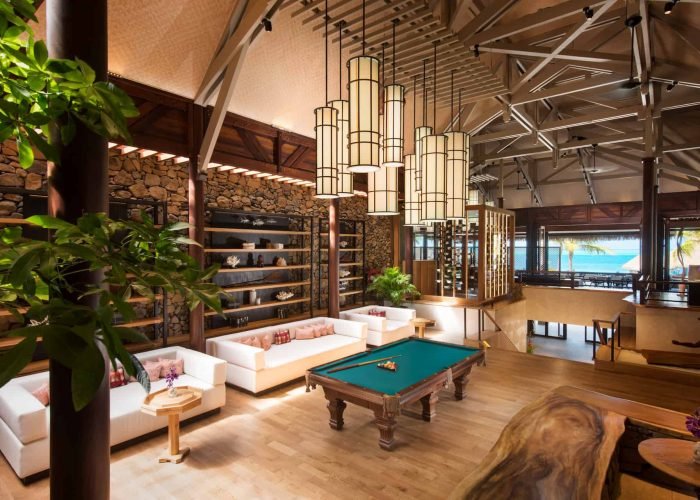 Hôtel Conrad Bora Bora Nui 5* - salle de divertissement avec billard.