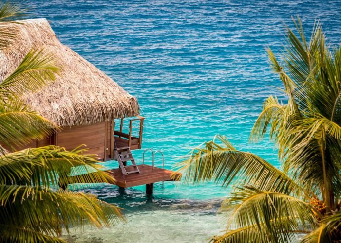 subtiles-tahiti-bora-bora-hotel-maitai-polynesia-13©maitai-polynesia Hôtel Maitai Polynesia 3* à Bora Bora - Extérieur d'un Bungalow sur Pilotis avec accès au lagon.