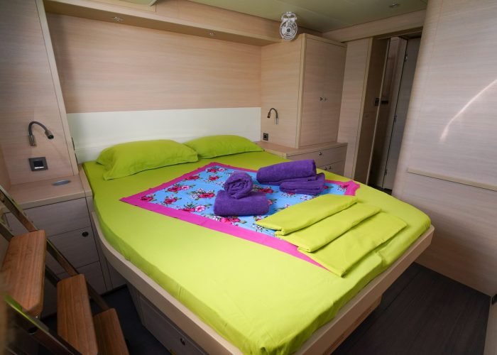 Croisière Dream Yacht Charter - Intérieur d'une Cabine d'un catamaran Lagoon 620.