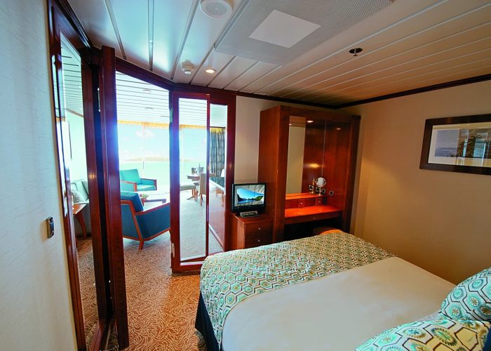 Croisière Paul Gauguin – Ponant. Chambre de la Suite Armateur.