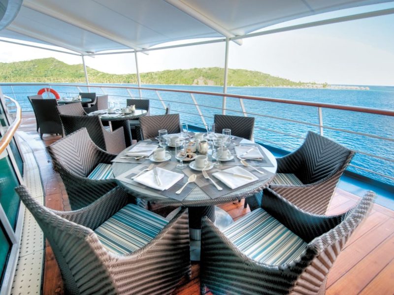 Croisière Paul Gauguin - Ponant. Vue de l'extérieur du restaurant Véranda.