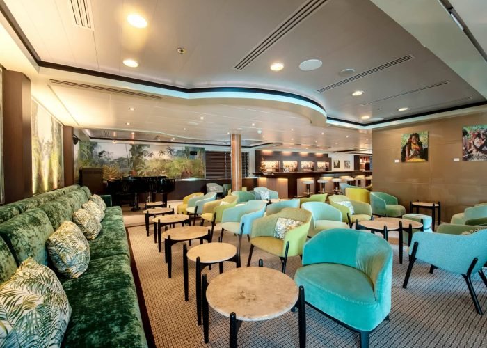 Croisière Paul Gauguin – Ponant - intérieur du piano bar