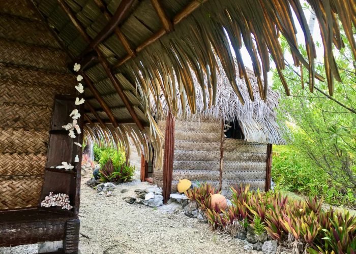 Pension Raimiti à Fakarava sud - salle de bain extérieur bungalow robinson