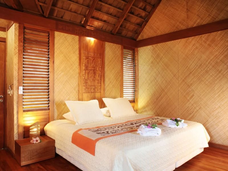 Hôtel Hanakee Lodge 3* à Hiva Oa – Intérieur d'un Bungalow.