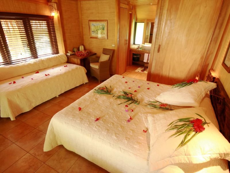 Hôtel le Mahana 3* à Huahine - intérieur d'un bungalow jardin.
