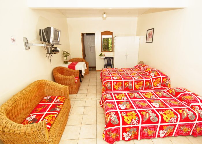 Pension Fare Maeva à Huahine - Intérieur d'une Chambre Jardin.