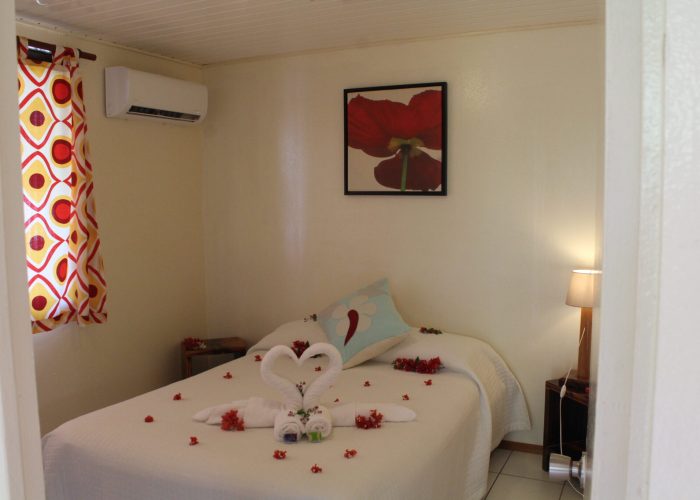 Pension Fare Maeva à Huahine - Chambre d'un Bungalow Jardin.