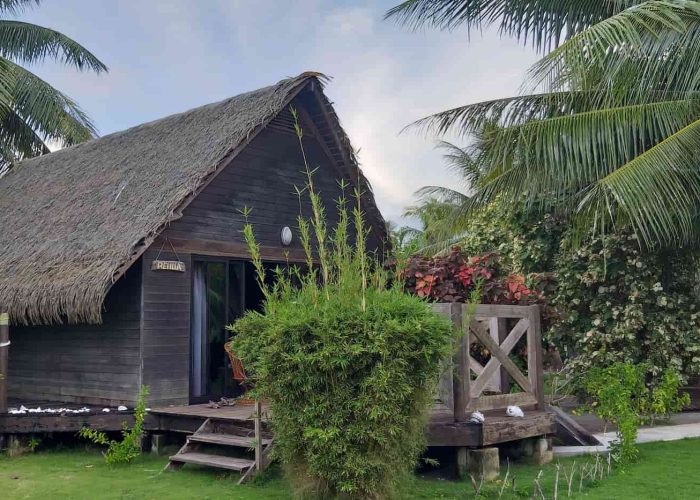 Pension Moana Lodge à Huahine. Extérieur d'un Bungalow Jardin.