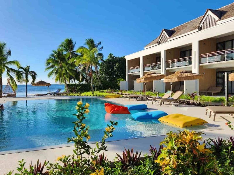 Hôtel Cook's Bay 3* à Moorea - vue sur la piscine et les chambres de l'hôtel