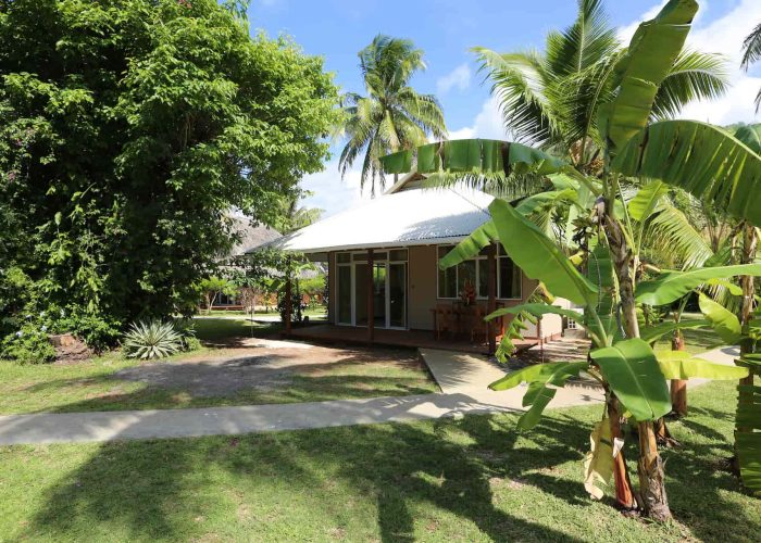 Hôtel Les Tipaniers 2* à Moorea. Extérieur d'un Bungalow Vanille.