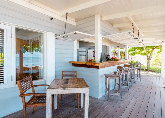 subtiles-tahiti-moorea-pension-moorea-beach-lodge-12©moorea-beach-lodge Pension Moorea Beach Lodge - bar extérieur.