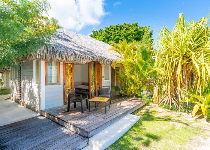 Pension Moorea Beach Lodge à Moorea. Extérieur d'un Bungalow Plage.