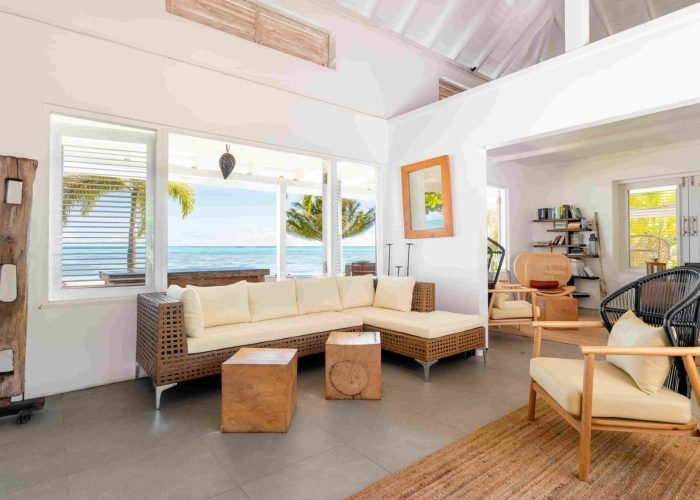 subtiles-tahiti-moorea-pension-moorea-beach-lodge-8©moorea-beach-lodge Pension Moorea Beach Lodge - salon commun intérieur.