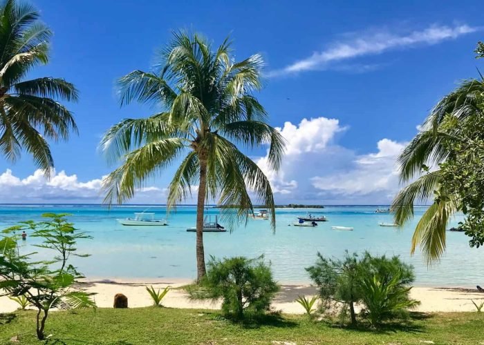 Résidence Moorea Sunset Beach. Vue sur la plage et le lagon.