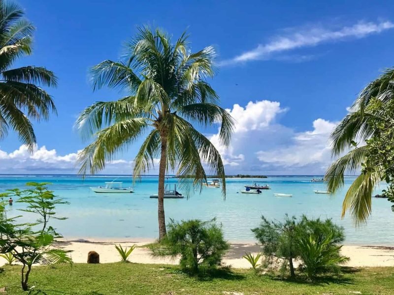Résidence Moorea Sunset Beach. Vue sur la plage et le lagon.