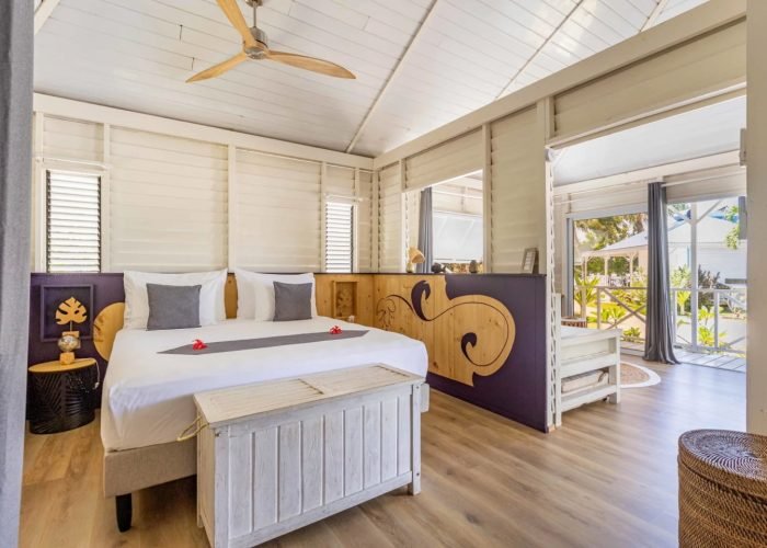 Hôtel Opoa Beach 3* à Raiatea - Intérieur d'un bungalow jardin.