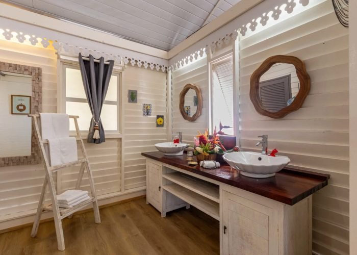 Hôtel Opoa Beach 3* à Raiatea - salle de bain d'un bungalow jardin.