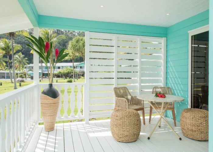 Hôtel Raiatea Lodge 3*à Raiatea. Terrasse d'un Bungalow vue Lagon.