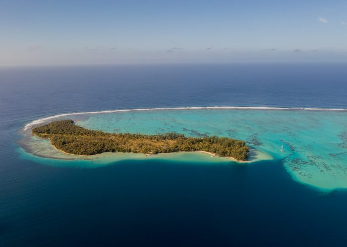 Motu Nao Nao, île privée à Raiatea. Vue aérienne générale sur le motu privé.