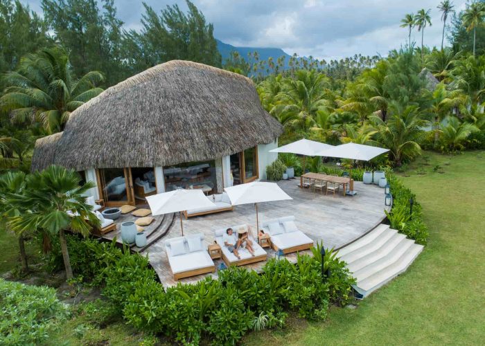 Motu Nao Nao, île privée à Raiatea. Vue aérienne d'une villa.