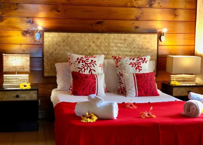 Pension Sunset Beach Motel à Raiatea - intérieur d'un bungalow plage.