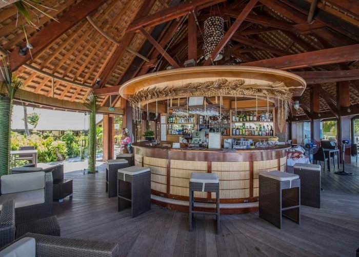Hôtel Maitai Rangiroa 3* - Intérieur du Mawake Bar.