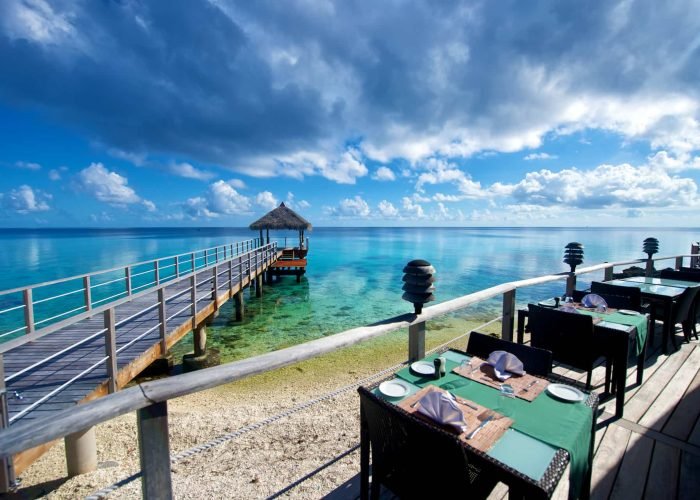Hôtel Maitai Rangiroa 3* - Terrasse du restaurant Le Lagon Bleu. Vue lagon et ponton.