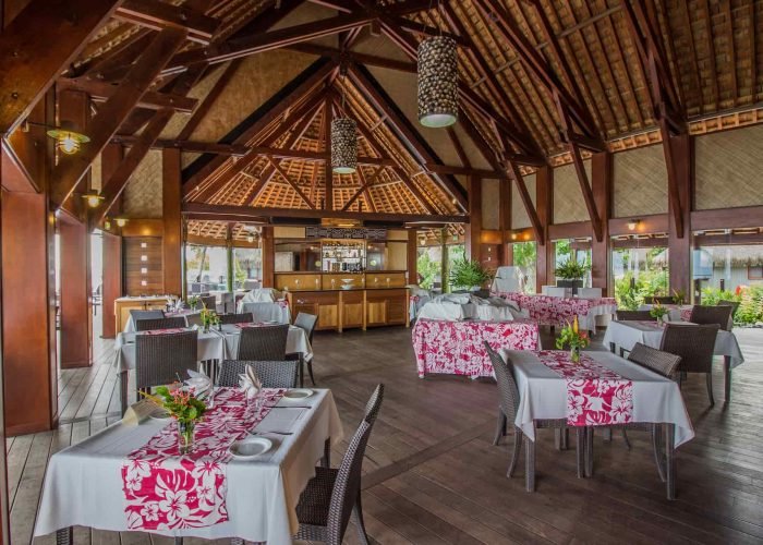 Hôtel Maitai Rangiroa 3* – Intérieur du restaurant Le Lagon Bleu.