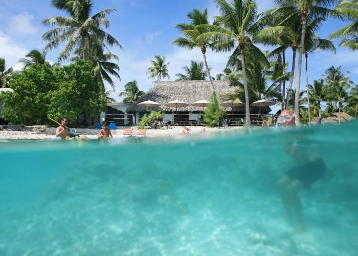 subtiles-tahiti-rangiroa-pension-raira-lagon-4©raira-lagon Pension Raira Lagon à Rangiroa - vue sur la pension depuis le lagon