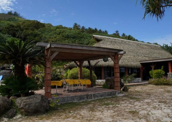 subtiles-tahiti-rurutu-pension-vaitumu-village-6©vaitumu-village Pension Vaitumu Village à Rurutu, archipel des Australes - Fare Pote'e dans la jardin.