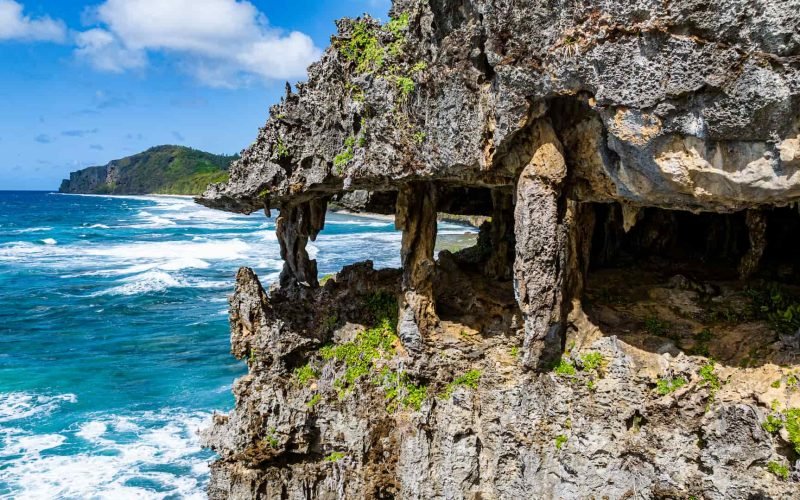 Grotte Ana Taupe'e sur l'île de Rurutu dans l'archipel des Australes