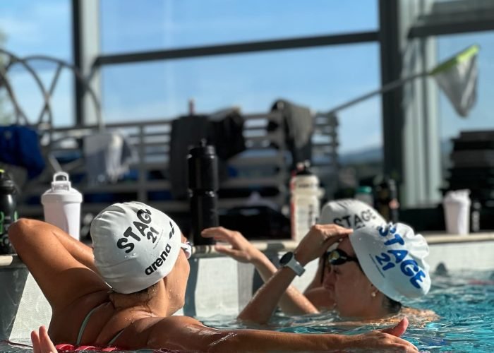 Stage 21 à Tahiti - nageurs dans une piscine