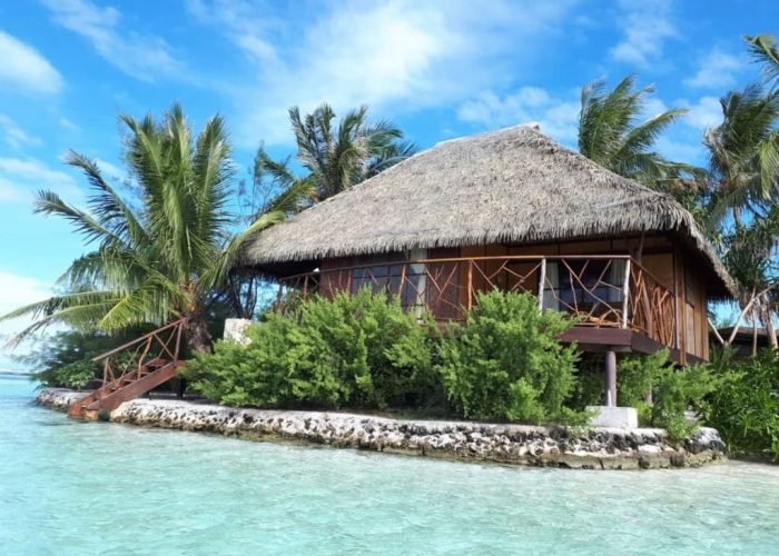 subtiles-tahiti-tahaa-hotel-eden-private-island-16©eden-private-island Hôtel Eden Private Island 2* à Taha’a - vue depuis le lagon sur un Bungalow Sunset Suite vue Bora Bora.