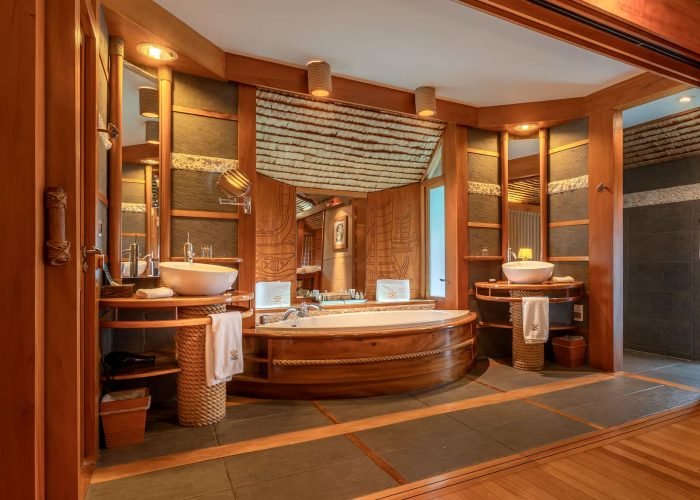 Hôtel Le Taha' by Pearl Resorts 5* - salle de bain d'une suite sur pilotis