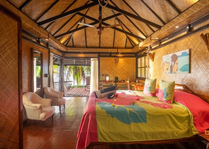 subtiles-tahiti-tahaa-hotel-vahine-island-5©vahine-island Hôtel Vahine Private Island 4* à Taha’a - Vue traversante de l'intérieur d'un Bungalow Plage.