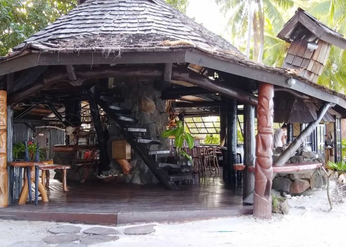 subtiles-tahiti-tahaa-hotel-vahine-island©tahiti-travel-services Hôtel Vahine Private Island 4* à Taha’a - bar de la plage.