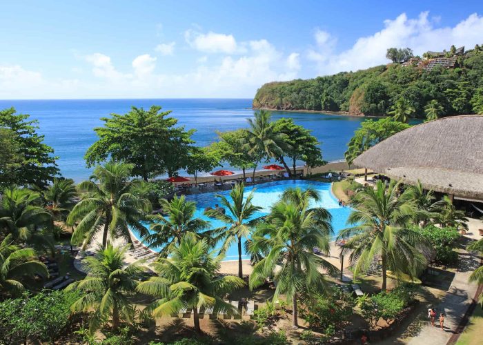 Vue générale piscine, lagon et montagne - Hôtel Le Tahiti by Pearl Resorts 4*