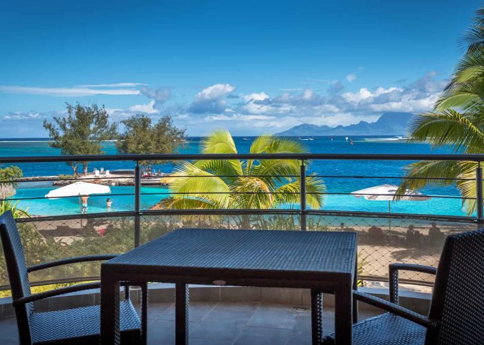 Hôtel Te Moana Tahiti Resort 3*. Vue depuis le bacon d'une Suite vue Océan.