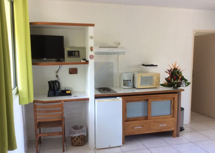 Pension Relais Fenua à Tahiti. Kitchenette dans un Studio.