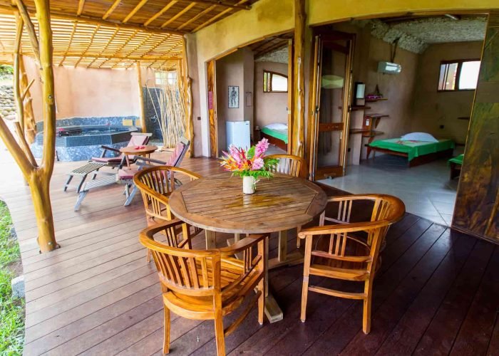 subtiles-tahiti-tahiti-pension-vanira-lodge-18©vanira-lodge Pension Vanira Lodge à la prequ'île de Tahiti - terrasse du bungalow Vaihere