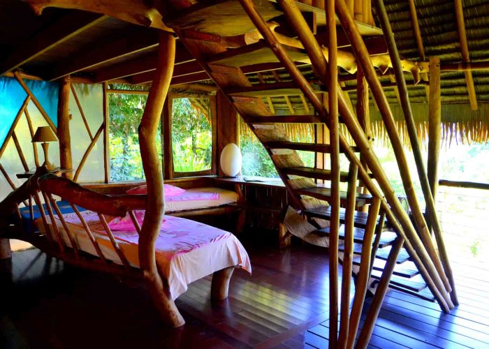 Pension Vanira Lodge à la presqu'île de Tahiti. Intérieur du Bungalow Natura Kava.