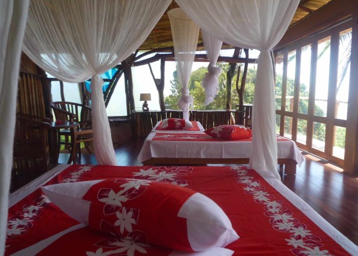 Pension Vanira Lodge à la presqu'île de Tahiti. Intérieur du Bungalow Terrasse Lichee.