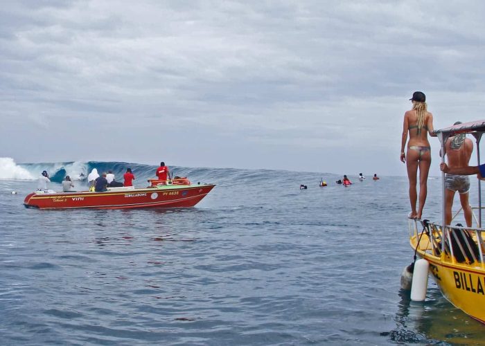 subtiles-tahiti-teahupoo-surfeur-1©steve-dickinson