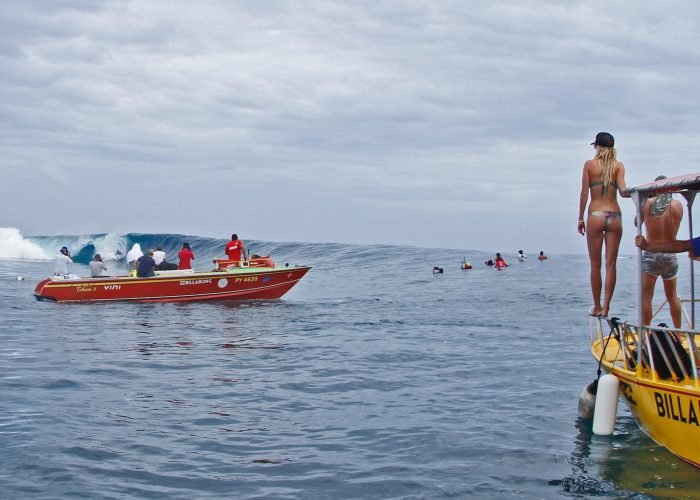 subtiles-tahiti-teahupoo-surfeur-1©steve-dickinson
