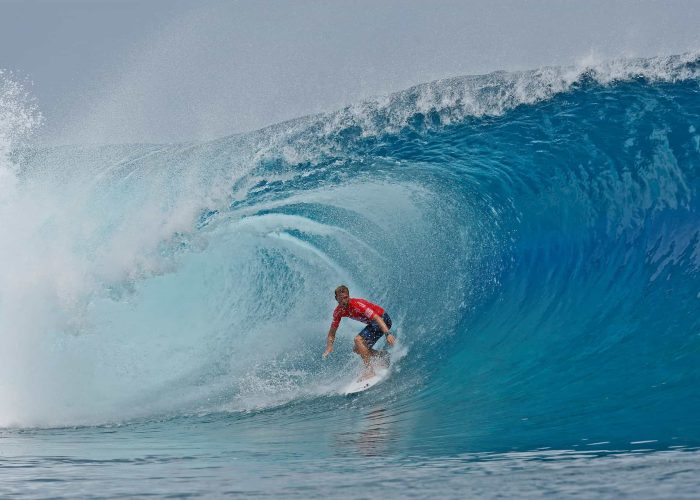 subtiles-tahiti-teahupoo-surfeur©steve-dickinson