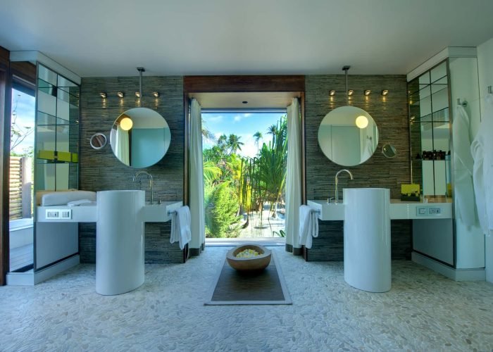 Hôtel The Brando 5* à Tetiaroa - vue vue l'intérieure de la salle de bain
