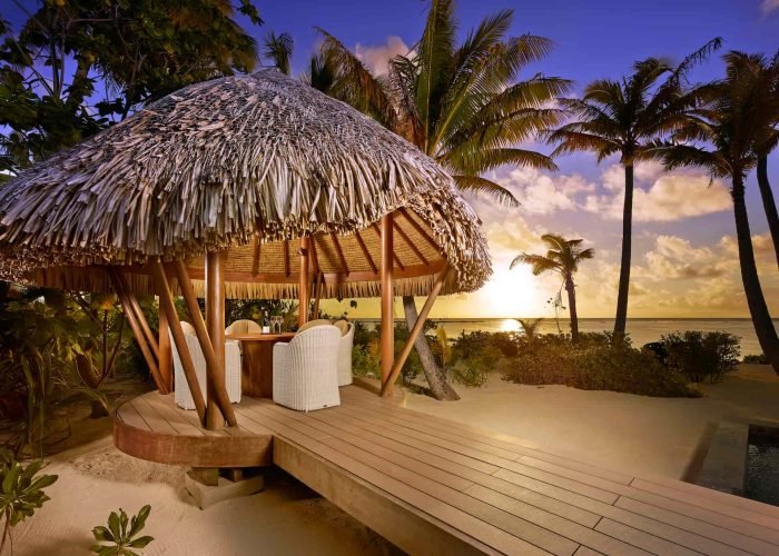 Hôtel The Brando 5* à Tetiaroa – Fare Pote extérieur d'une Villa Privée 1 Chambre, au coucher du soleil.