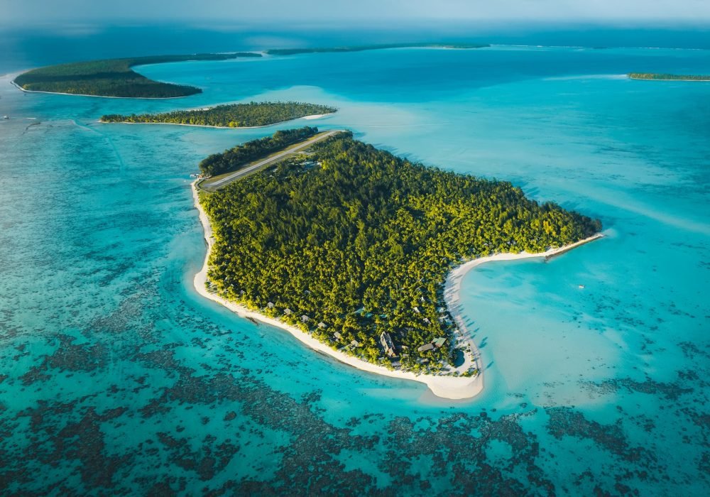 Tetiaroa - vue aérienne de l'atoll avec zoom sur le motu où se trouve l'hôtel The Brando 5*****.