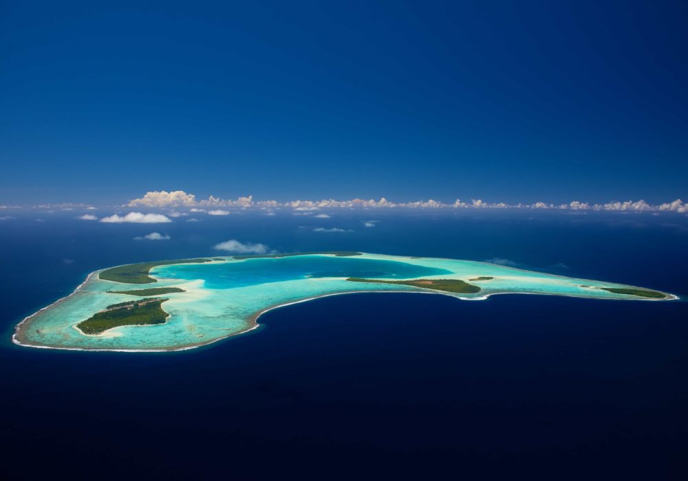 Vue aérienne de l'atoll de Tetiaroa avec l'hôtel The Brando 5***** à Tetiaroa